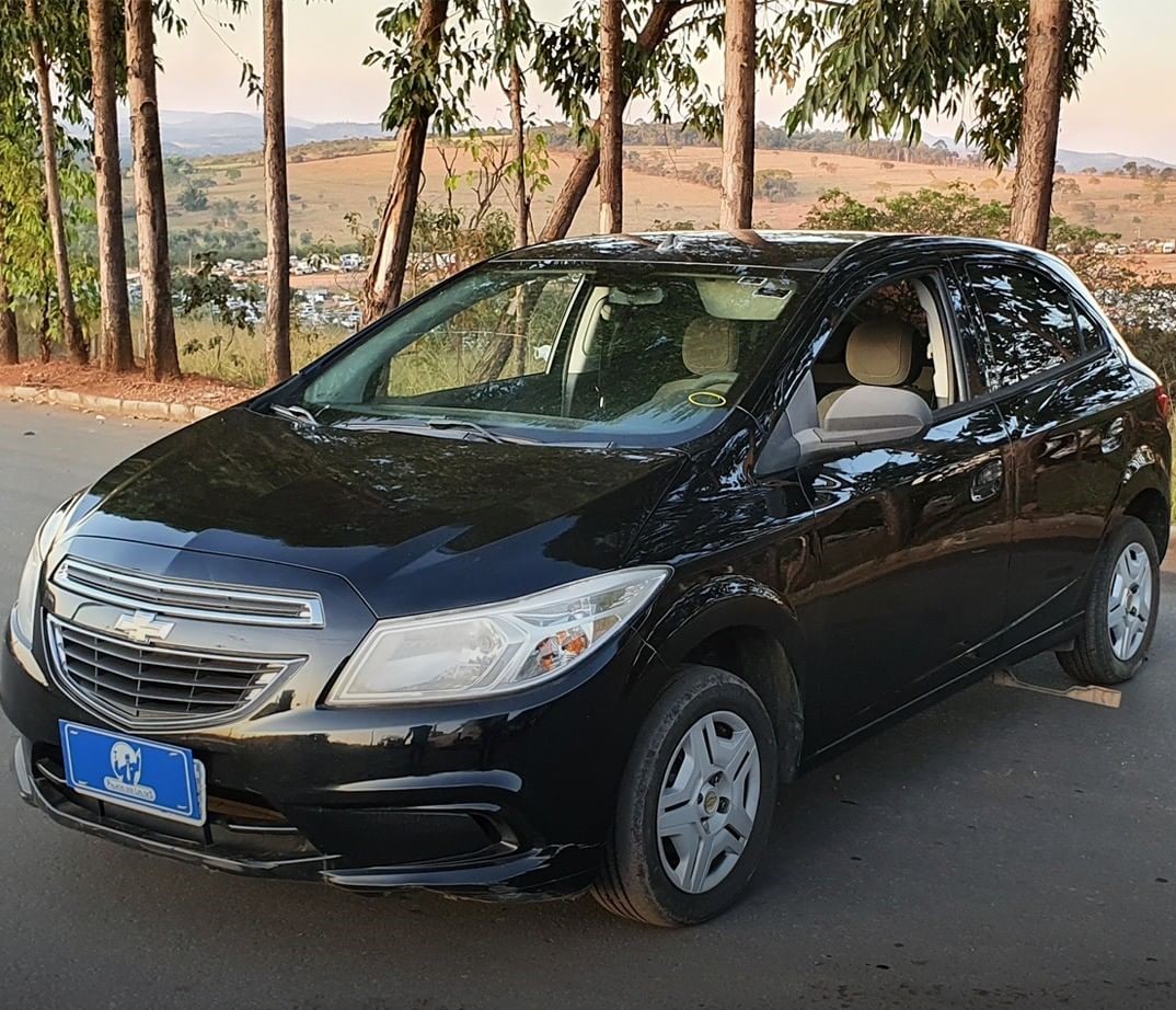 LOTE 31 CHEV ONIX LS