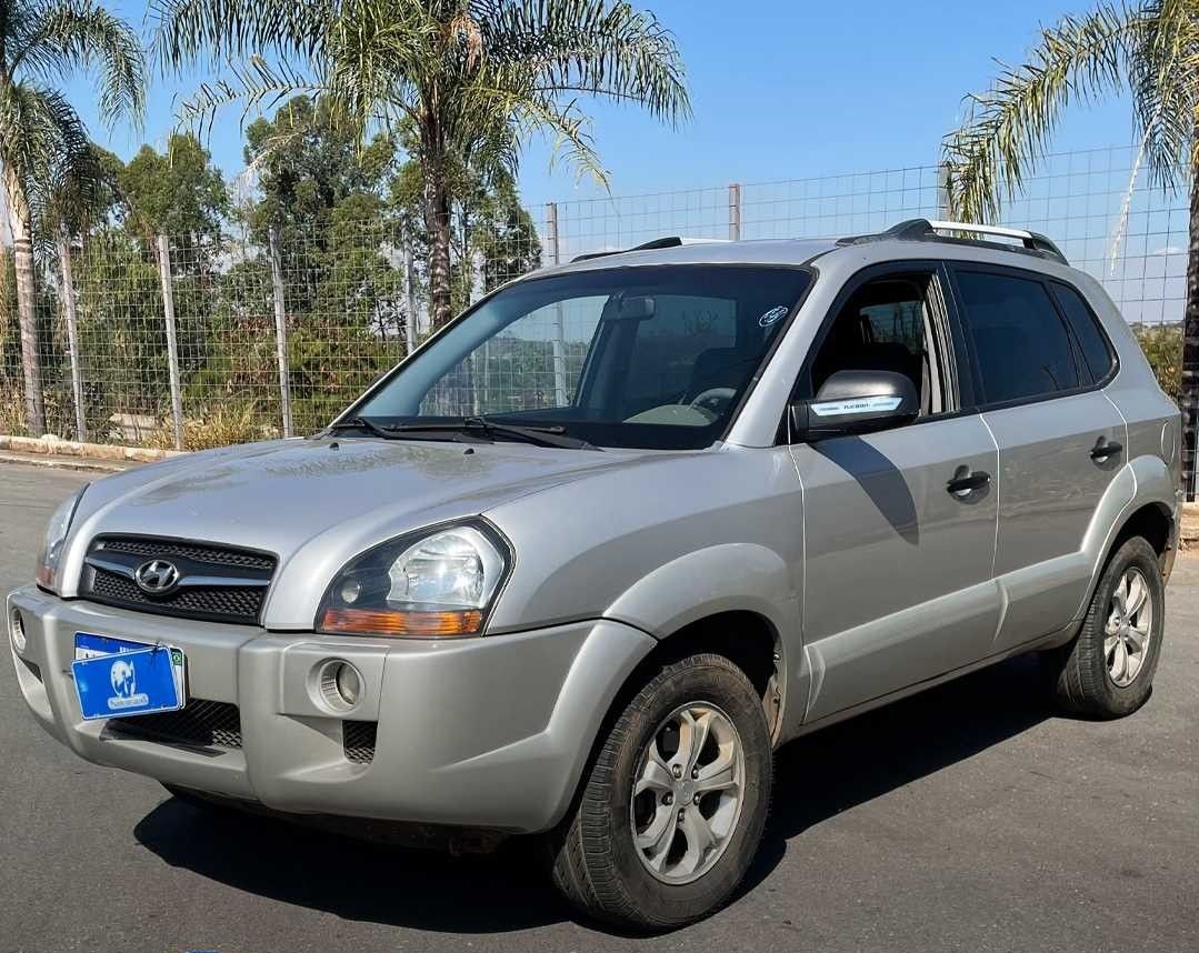 LOTE 04 I HYUNDAI TUCSON GL 20L  2012/2013